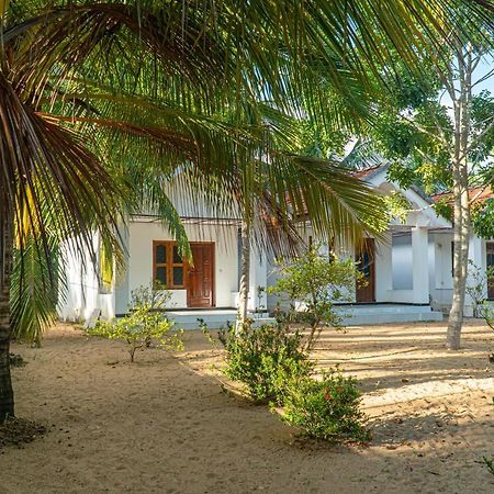 Hotel Surf & Yoga Arugam Bay Exterior foto